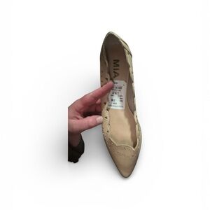 MIA Women's Beige Scalloped Heels